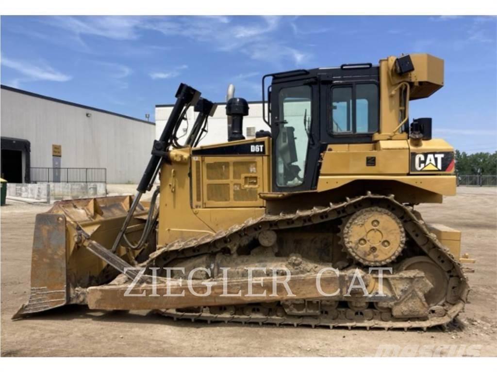 CAT D6T Buldožeri guseničari
