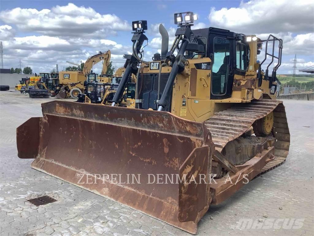 CAT D6T Buldožeri guseničari