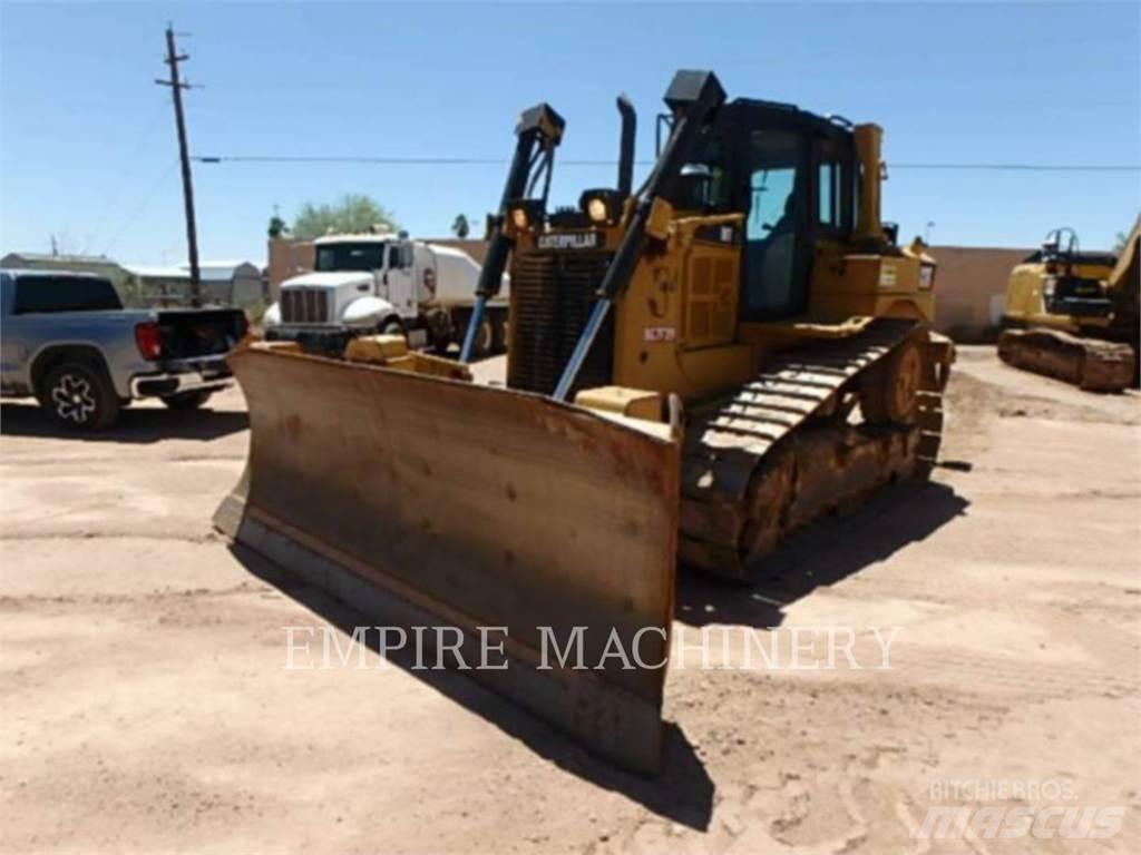 CAT D6T Buldožeri guseničari