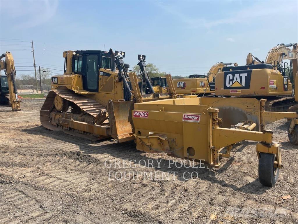 CAT D6T Buldožeri guseničari