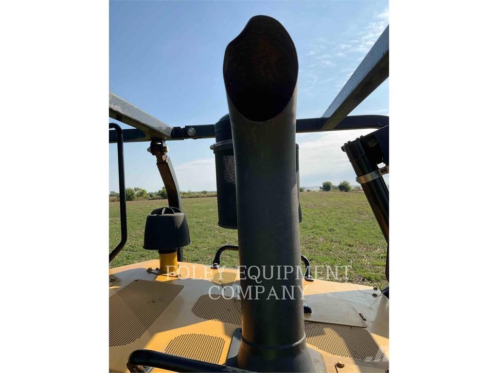 CAT D6T Buldožeri guseničari