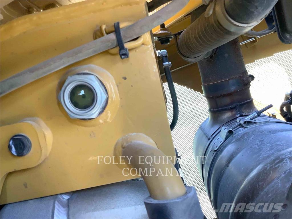 CAT D6T Buldožeri guseničari