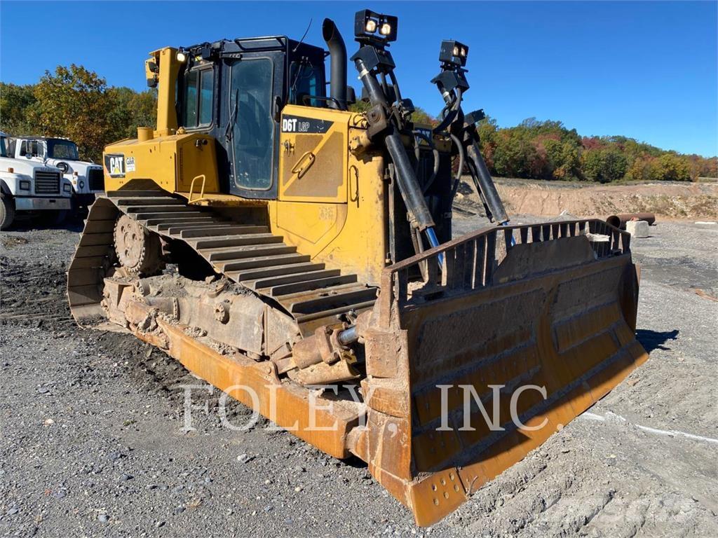 CAT D6T Buldožeri guseničari