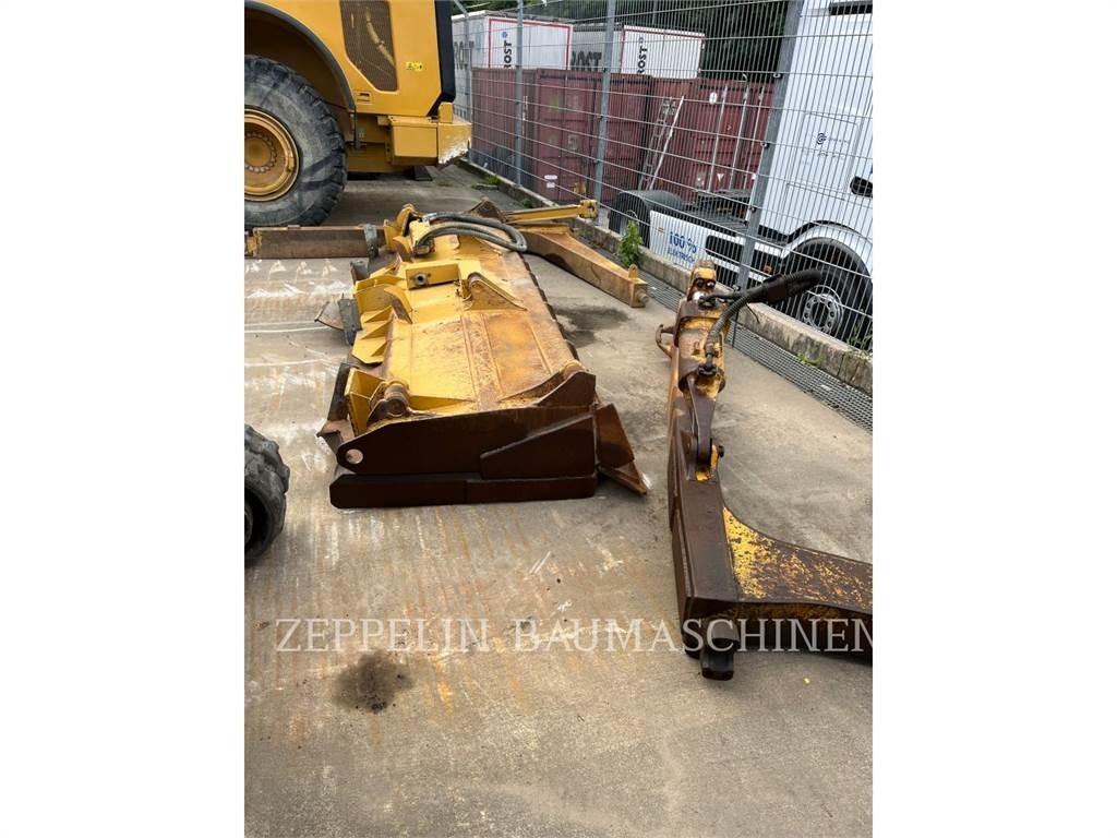 CAT D6TM Buldožeri guseničari