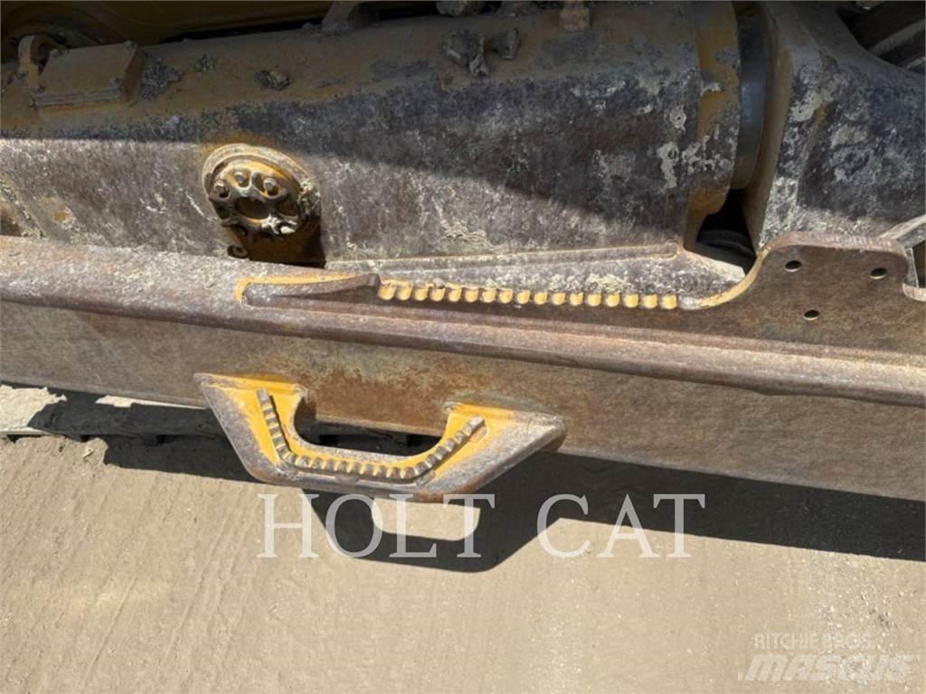 CAT D7 Buldožeri guseničari