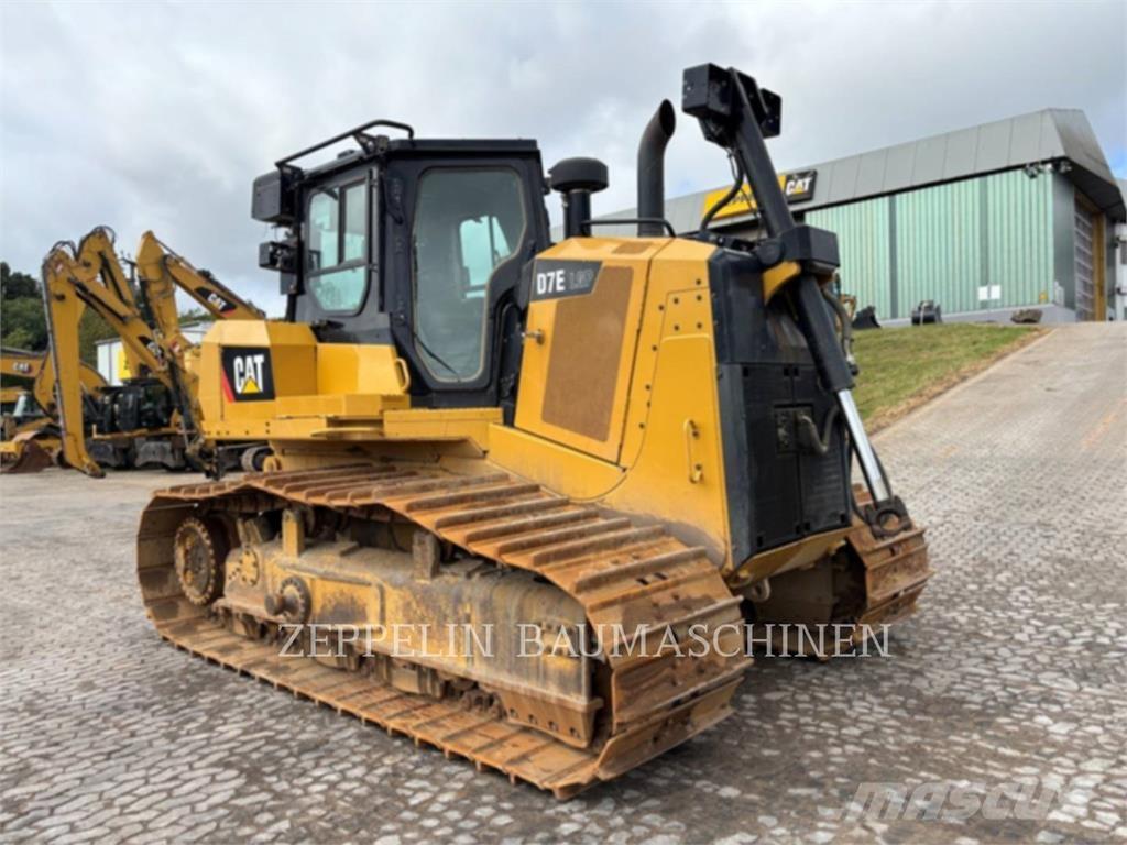 CAT D7E Buldožeri guseničari