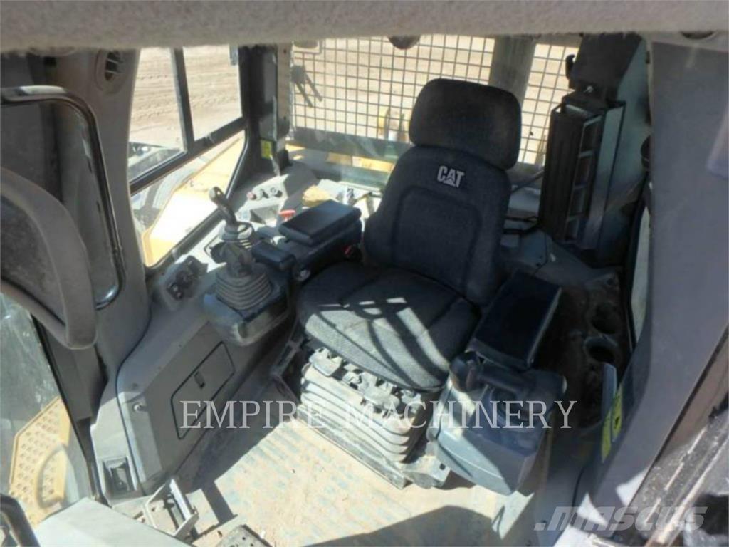 CAT D7E Buldožeri guseničari