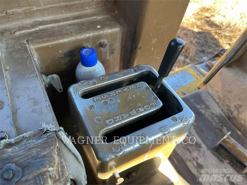 CAT D7G Buldožeri guseničari