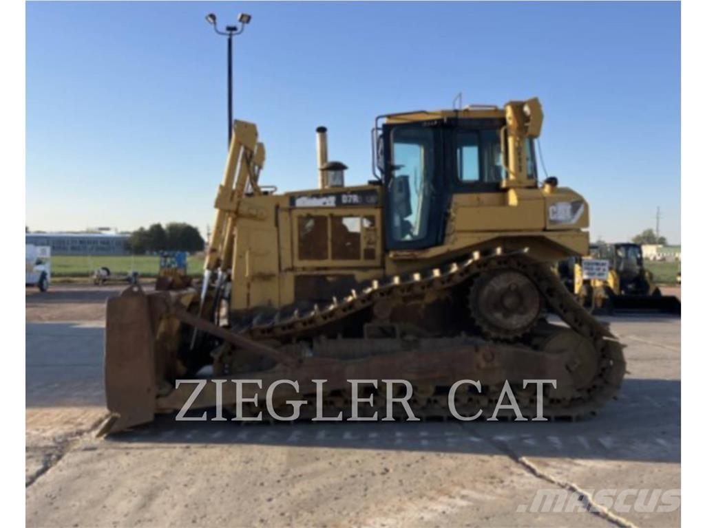 CAT D7R Buldožeri guseničari