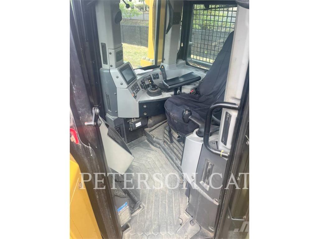 CAT D8T Buldožeri guseničari