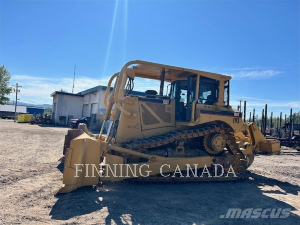 CAT D8T Buldožeri guseničari