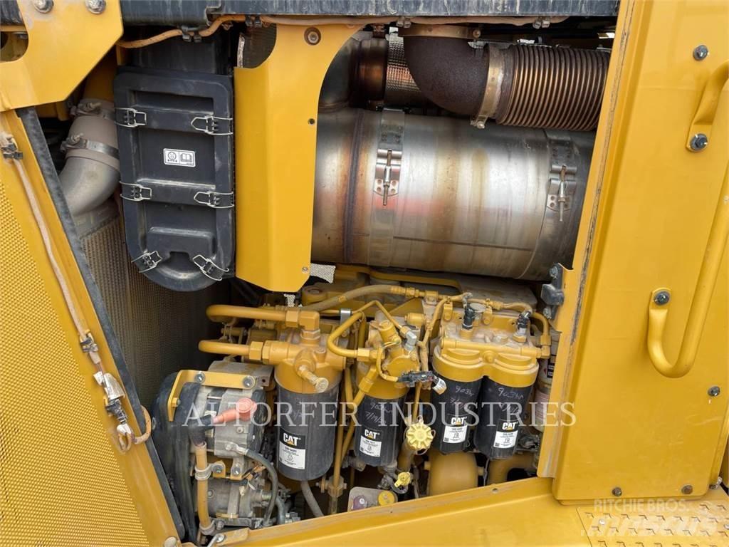 CAT D8T W Buldožeri guseničari