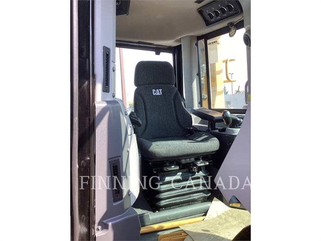 CAT D9T Buldožeri guseničari