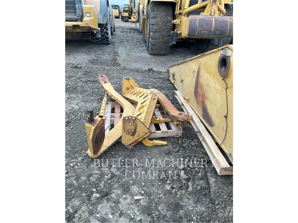 CAT FRONT SCARIFIER Kultivatori za građevinarstvo