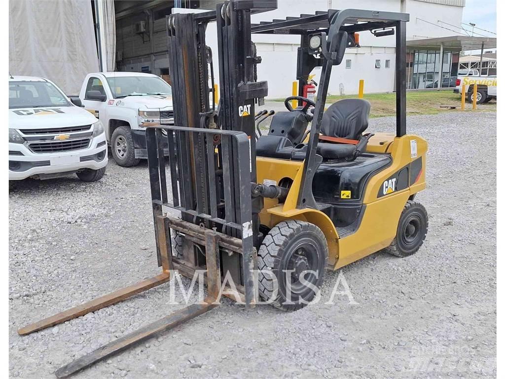 CAT LIFT TRUCKS DP25NM5 Dizelski viljuškari
