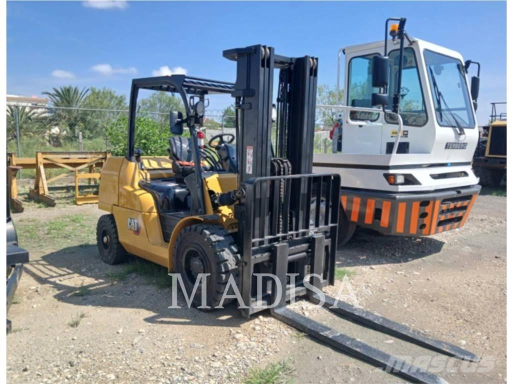 CAT LIFT TRUCKS DP50CNM Dizelski viljuškari