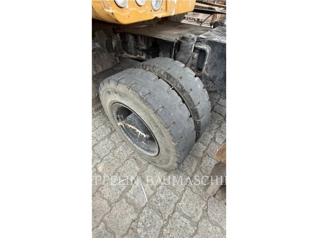 CAT MH3022-06C Bageri za rušenje