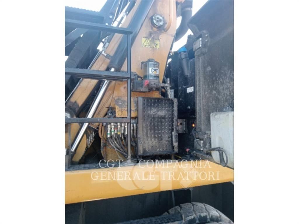 CAT MH3024 Bageri točkaši
