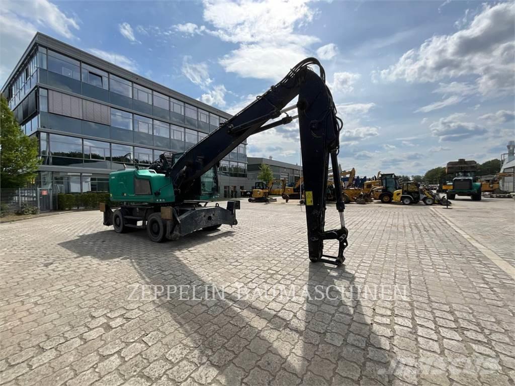 CAT MH3024-06C Bageri za rušenje