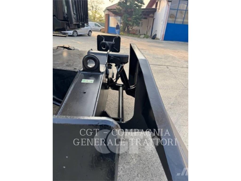 CAT MH3024NG Bageri točkaši