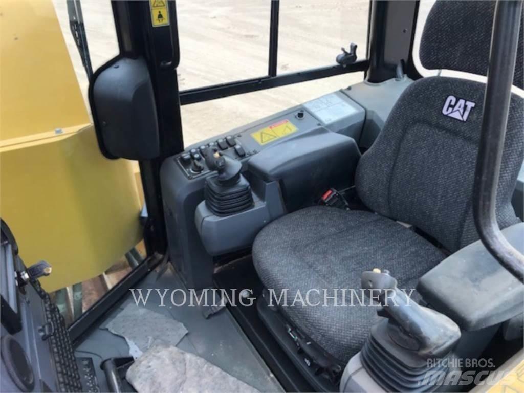 CAT PL61 Polovni buldožeri za polaganje cevi