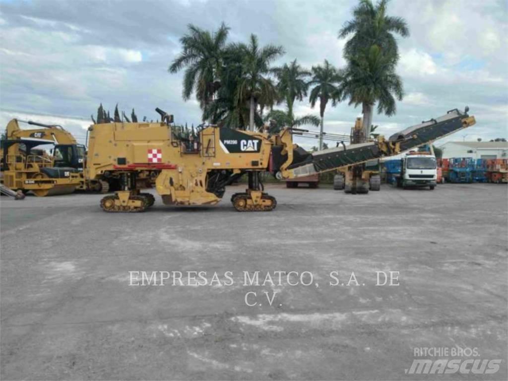 CAT PM-200 Freze za asfalt