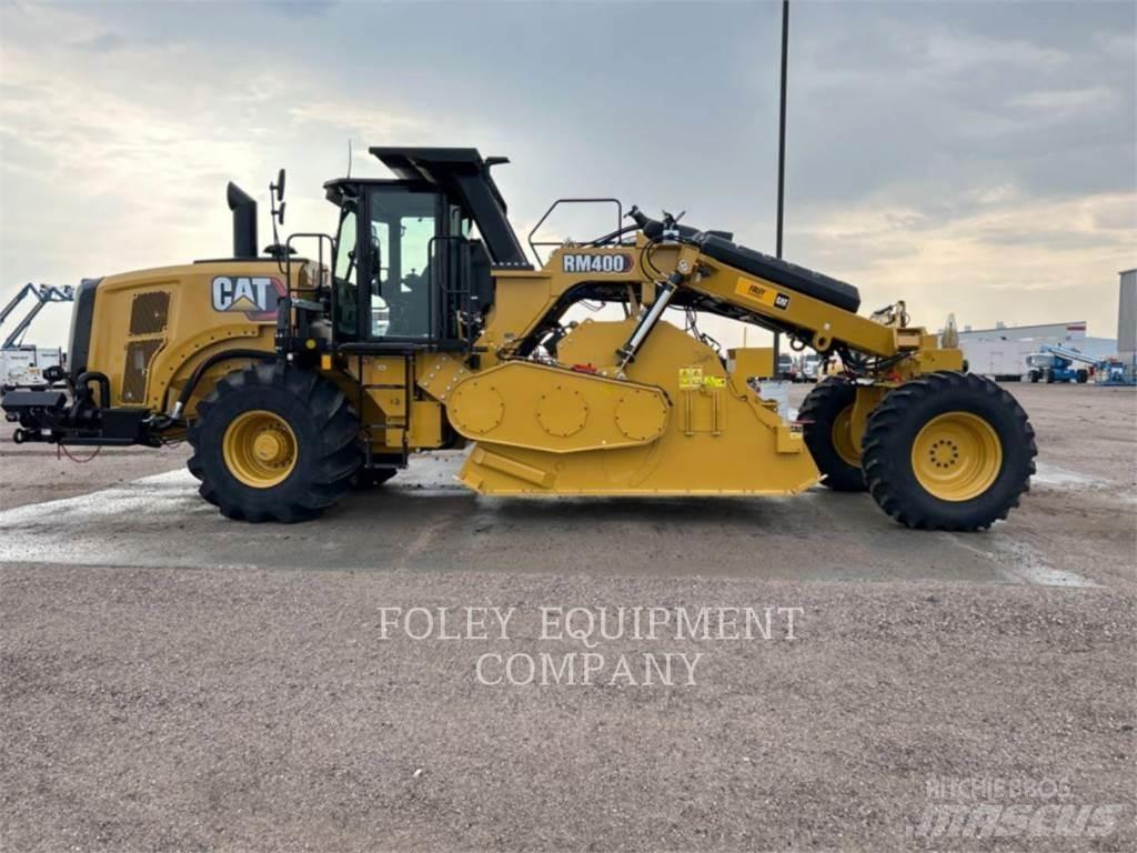 CAT RM400-01 Asfaltni finišeri