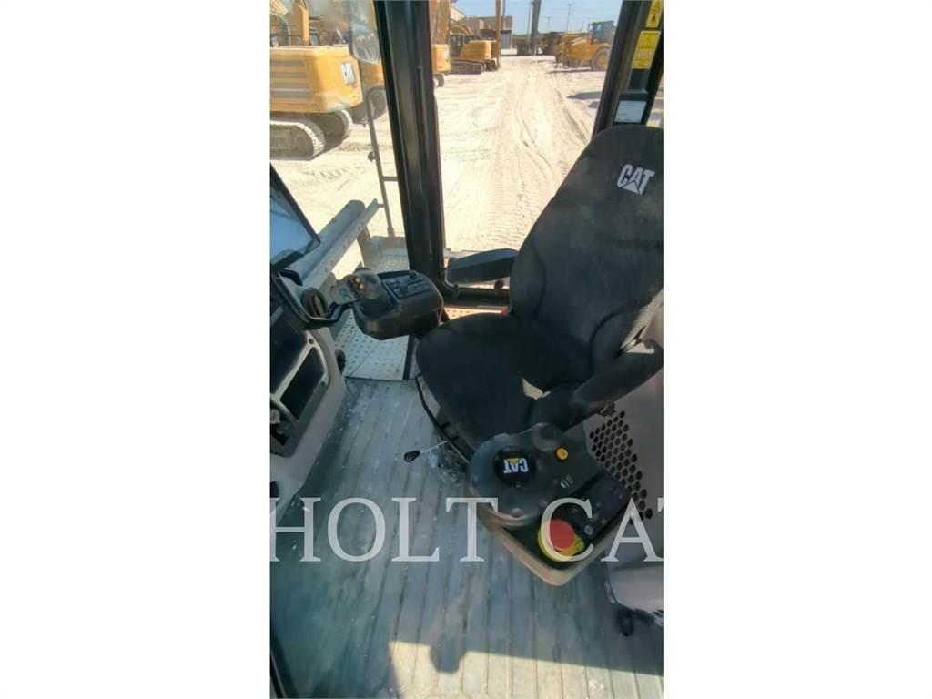 CAT RM400 CAB Mašine za reciklažu asfalta