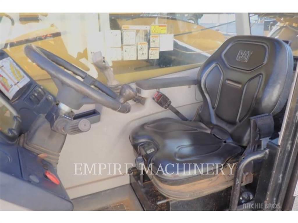 CAT TL1055D Teleskopski viljuškari