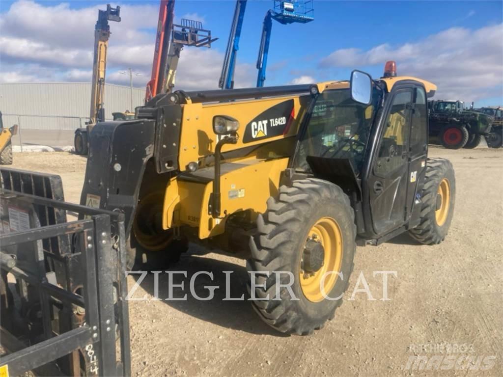 CAT TL642D Teleskopski viljuškari