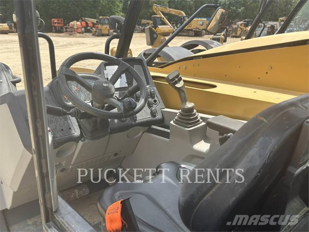 CAT TL642D Teleskopski viljuškari