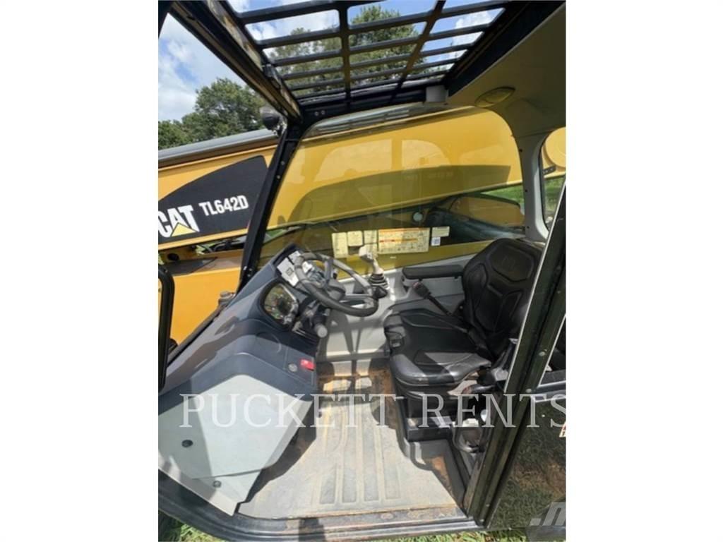 CAT TL642D Teleskopski viljuškari