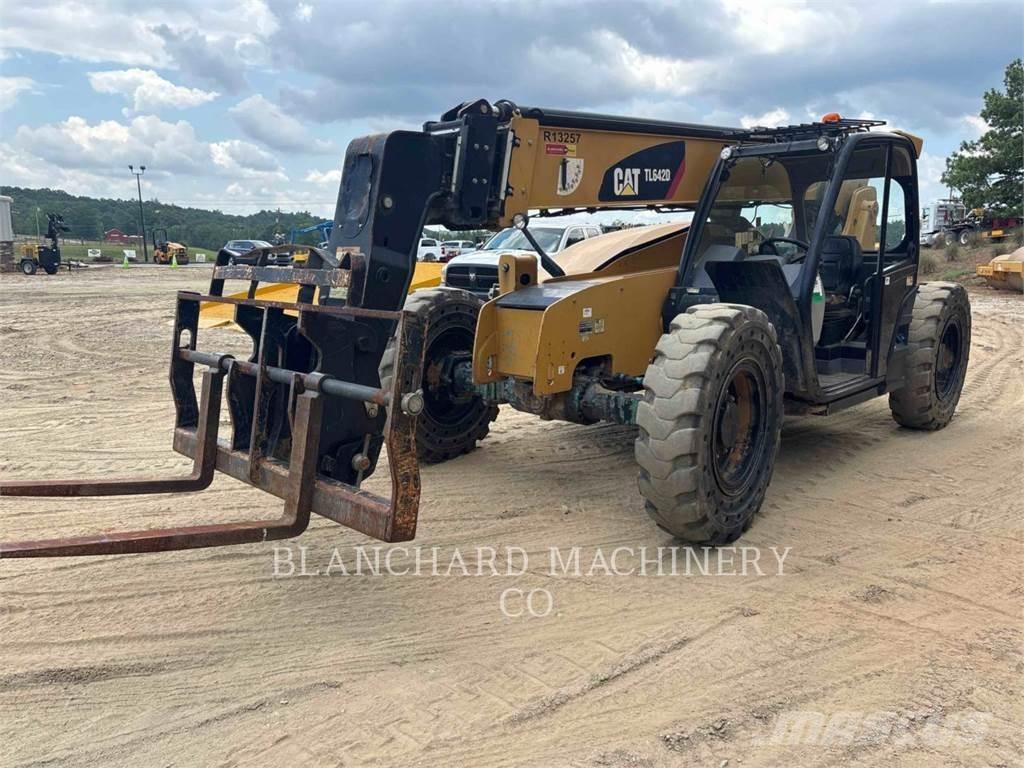 CAT TL642D Teleskopski viljuškari