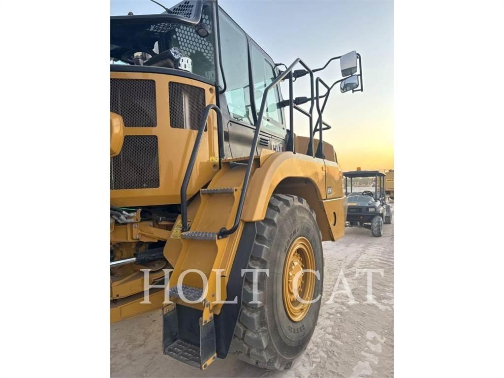 CAT W00 725 Kamioni cisterne