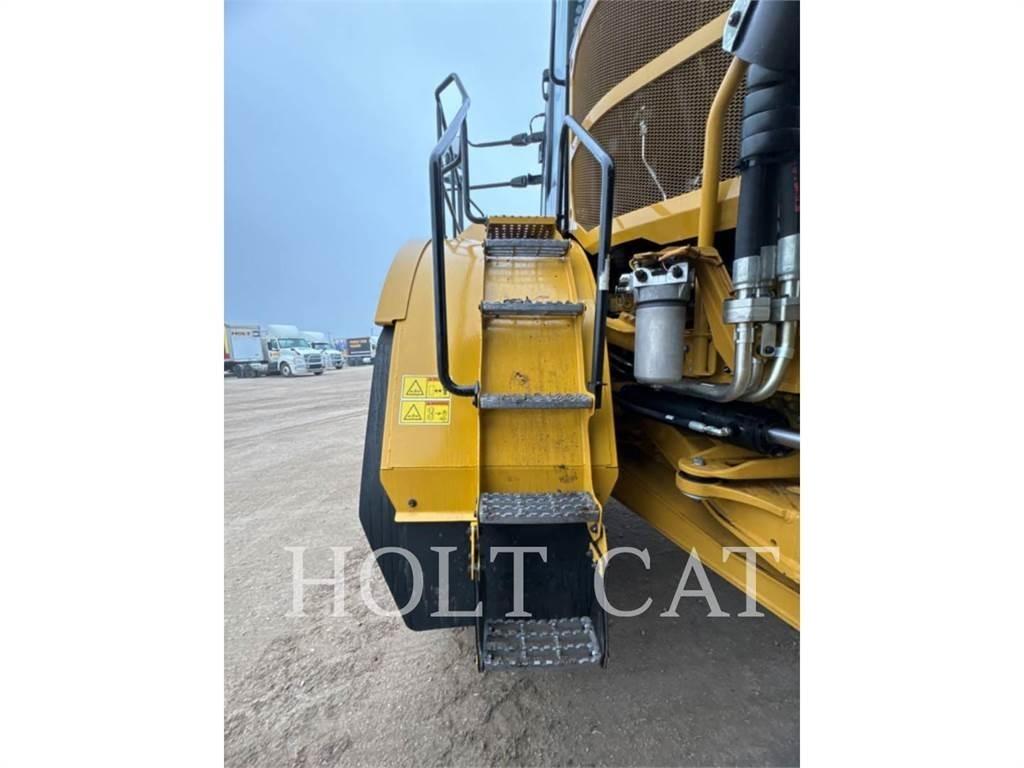 CAT W00 740GC Kamioni cisterne