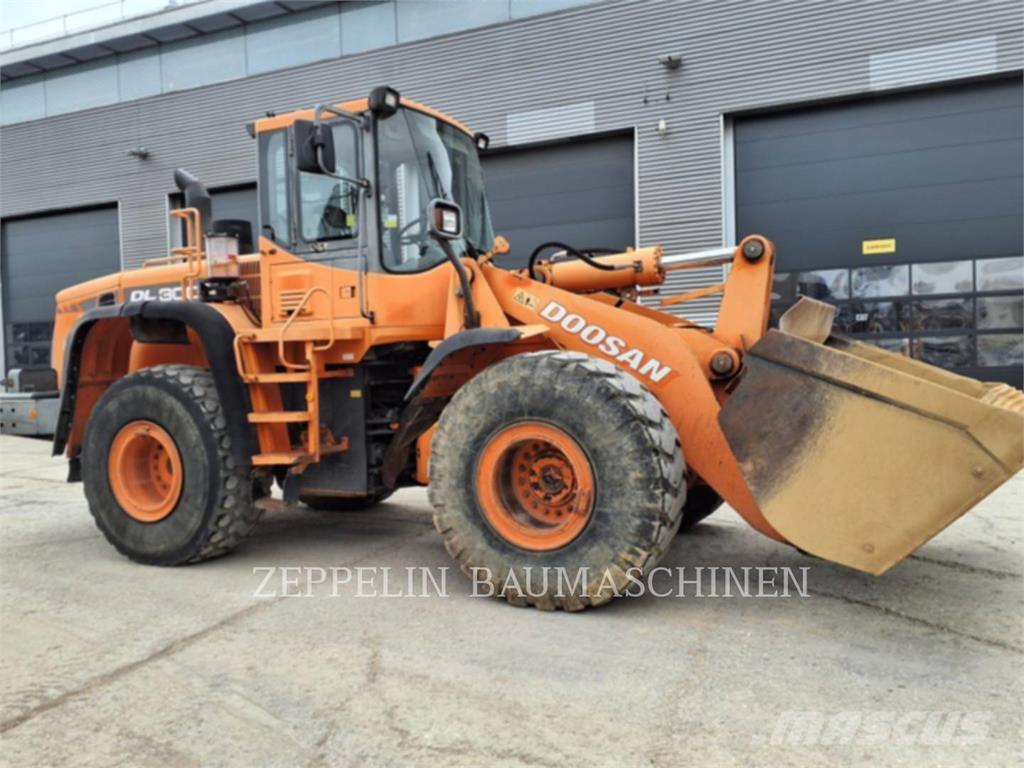 Doosan DL300 Utovarivači na točkove