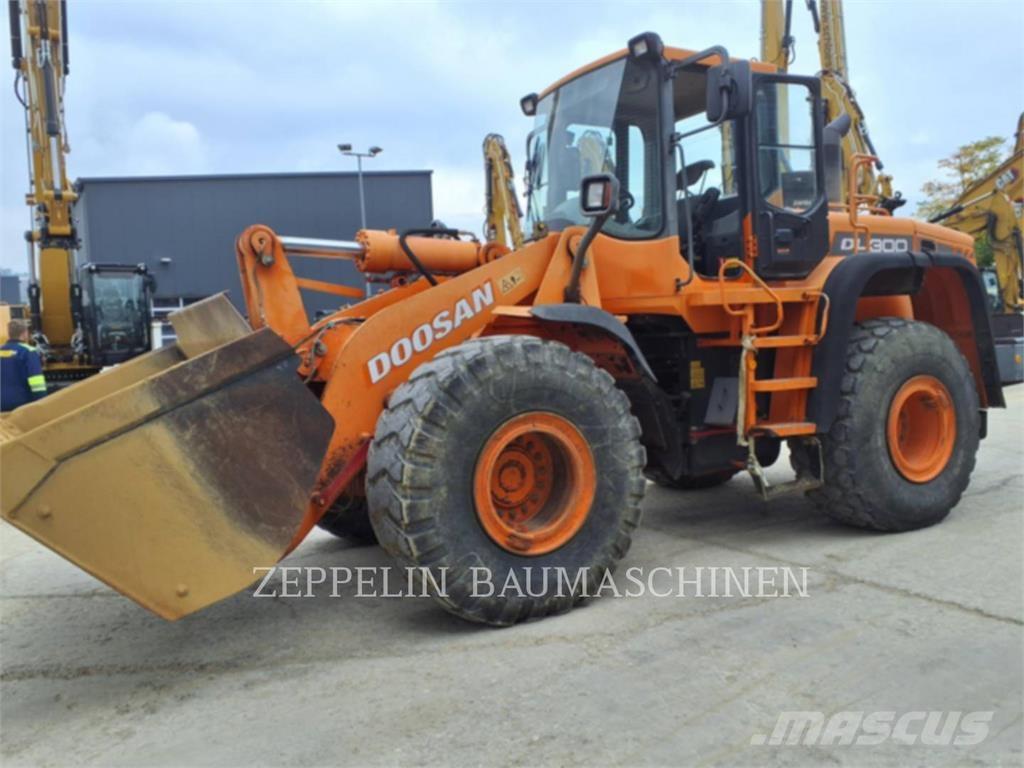 Doosan DL300 Utovarivači na točkove