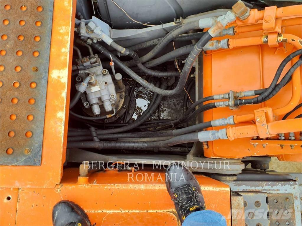 Hitachi ZX2400N-3 Bageri guseničari