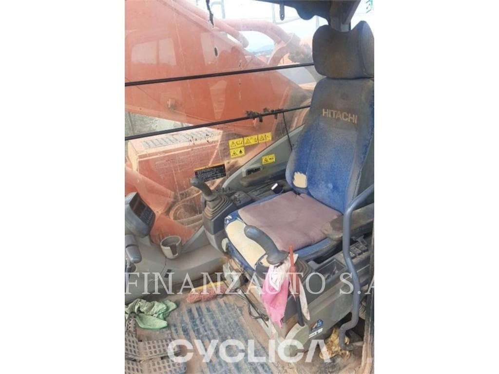 Hitachi ZX670 Bageri guseničari