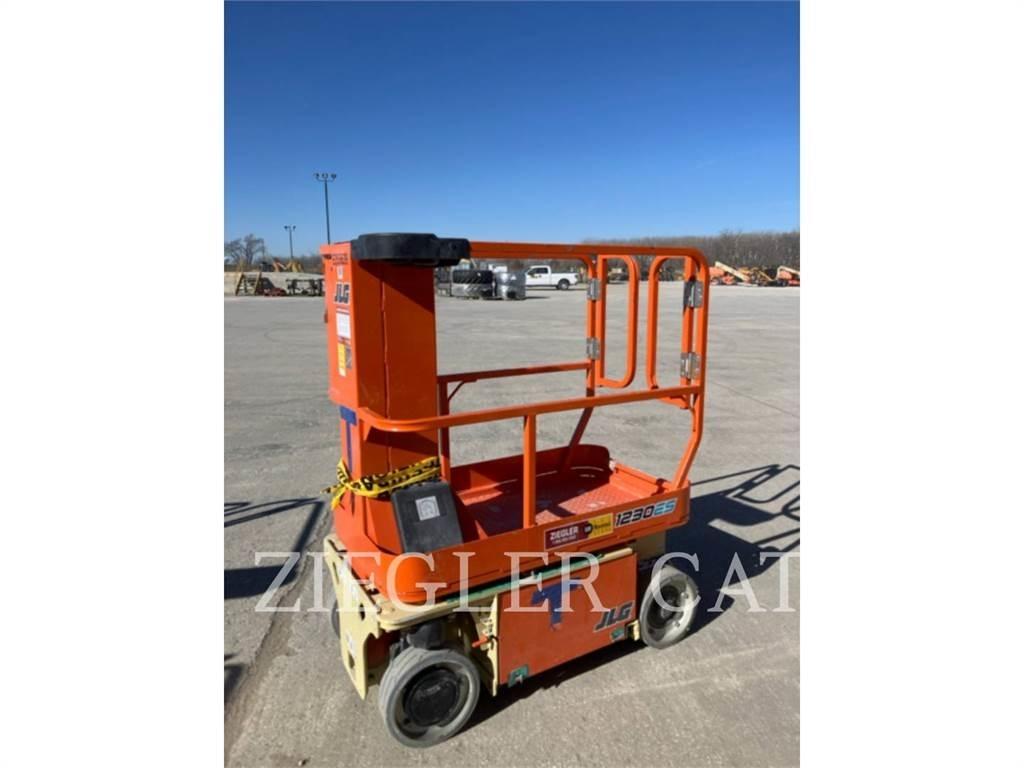 JLG 1230ES Makazaste platforme