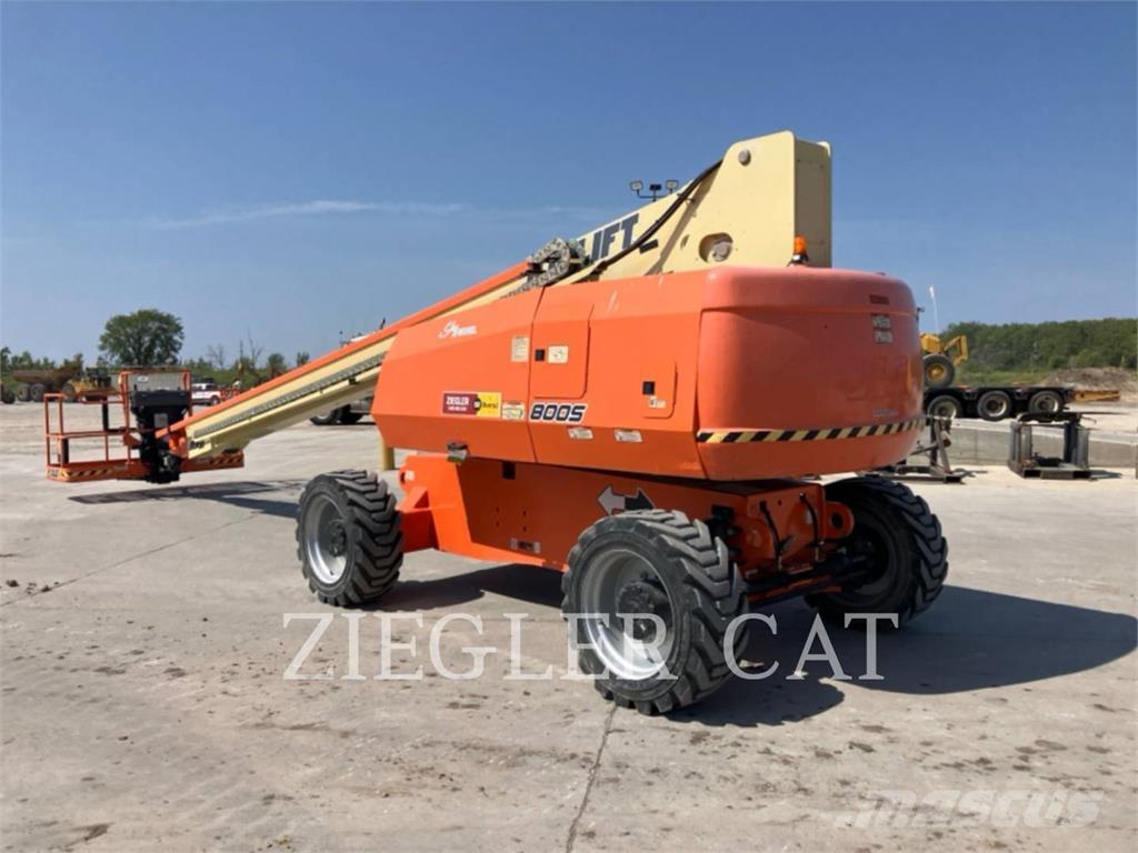 JLG 800S Zglobne podizne platforme