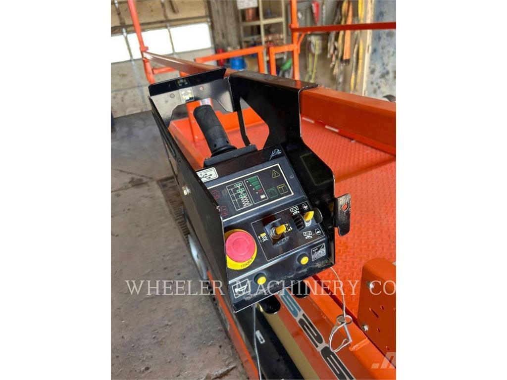 JLG ES2646 Makazaste platforme