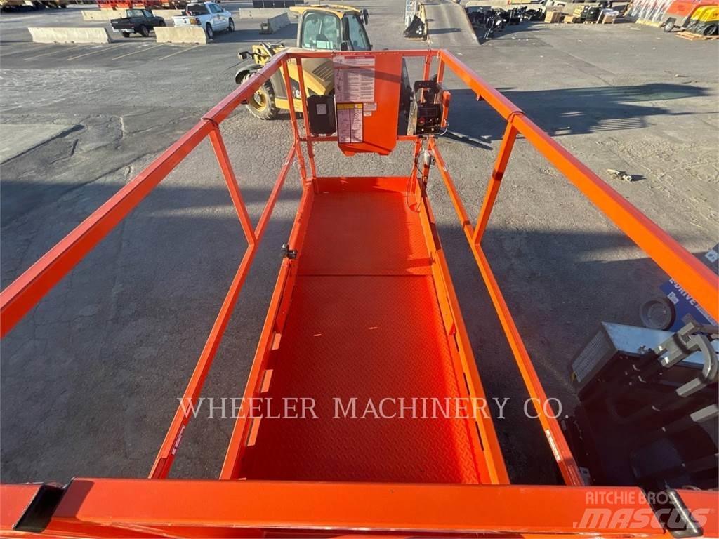 JLG R4045 Makazaste platforme
