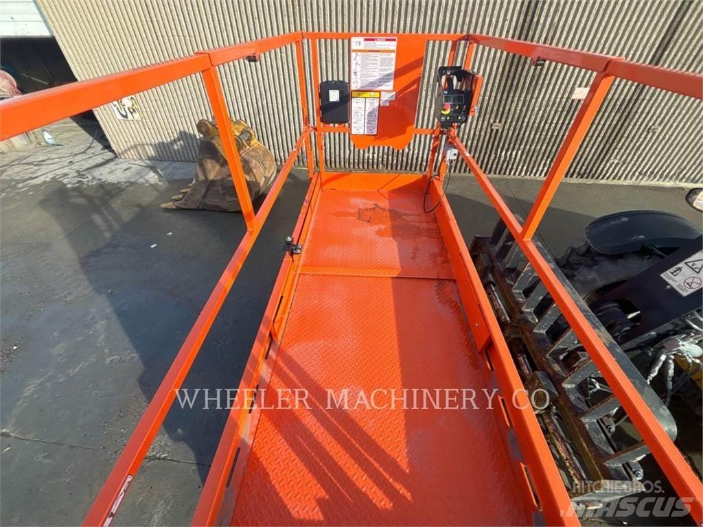 JLG R4045 Makazaste platforme