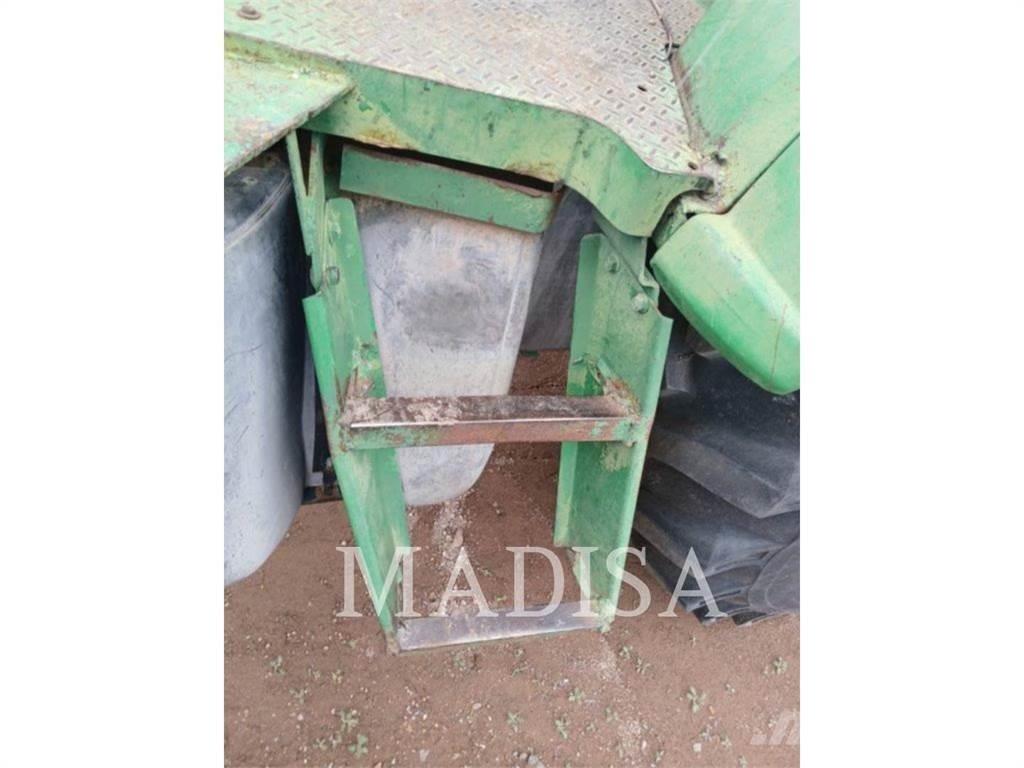 John Deere 6415 Traktori