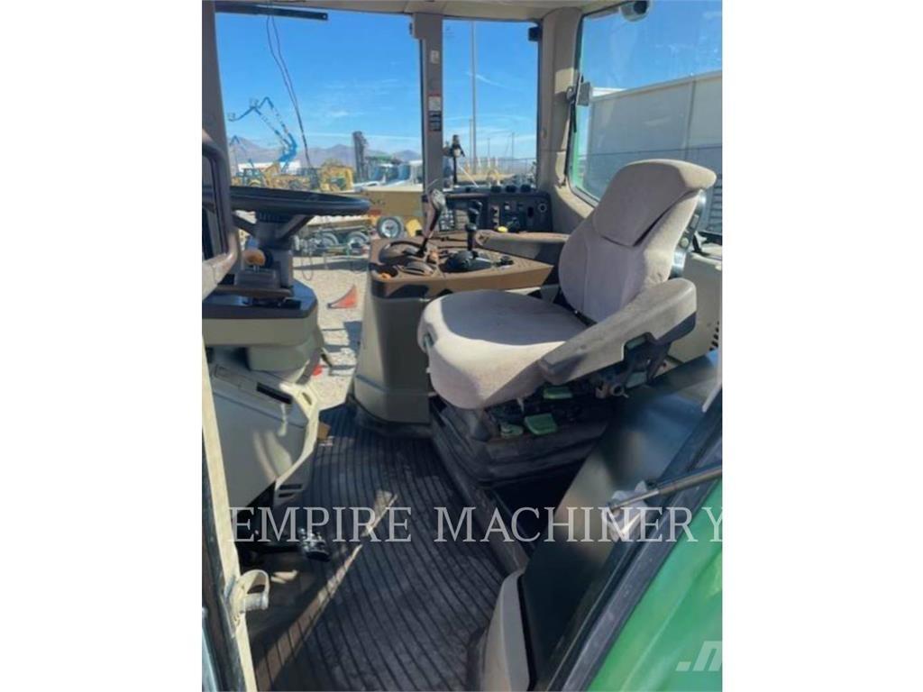 John Deere 7420 Traktori