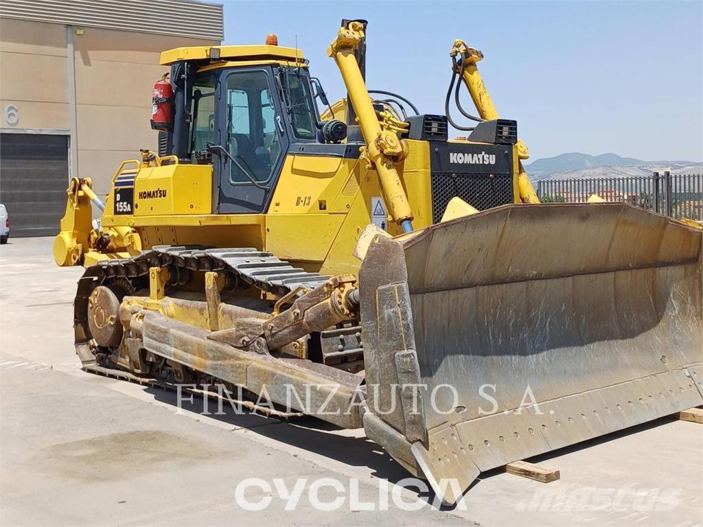 Komatsu D155 Buldožeri guseničari
