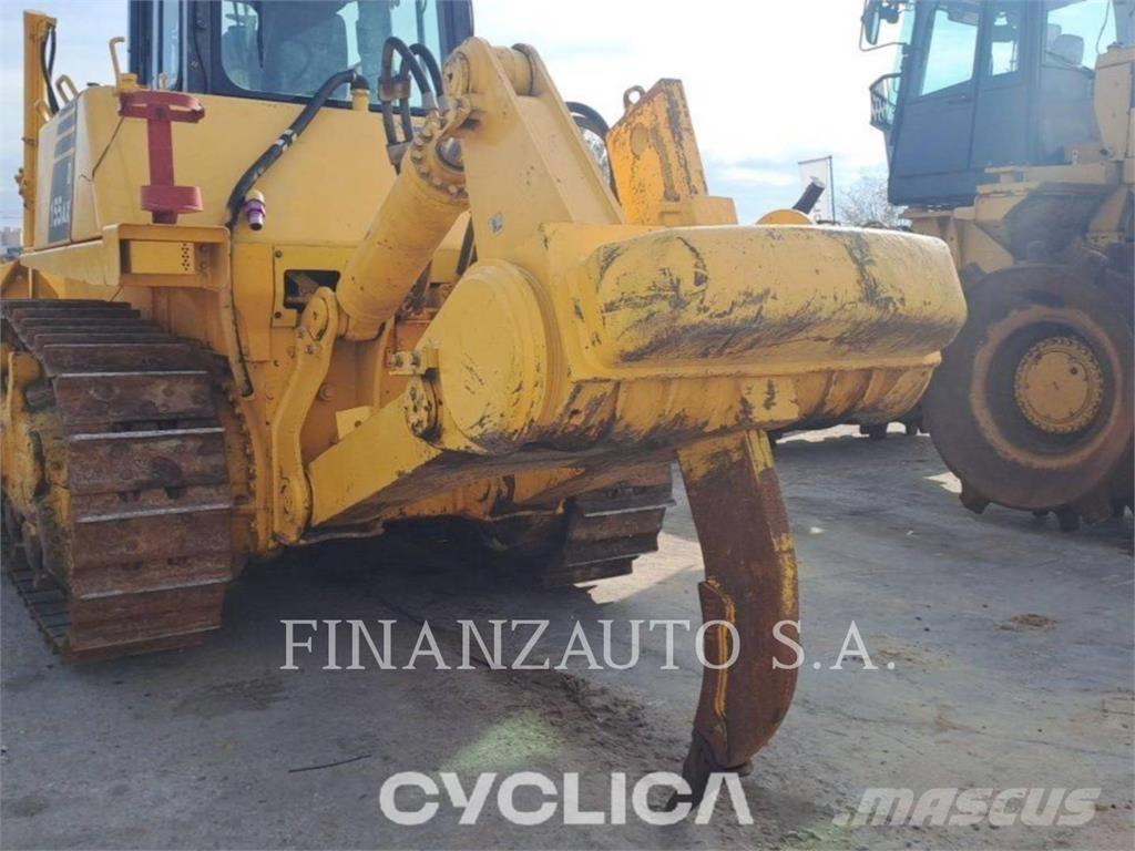 Komatsu D155 Buldožeri guseničari