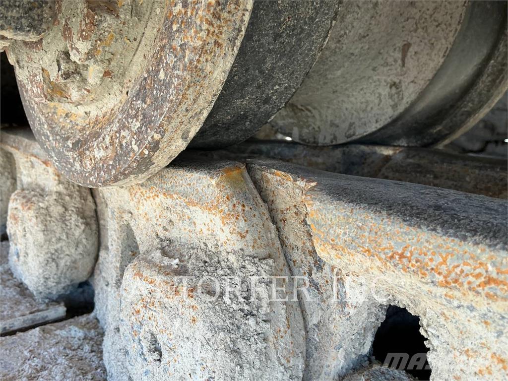 Komatsu D155AX-8 Buldožeri guseničari