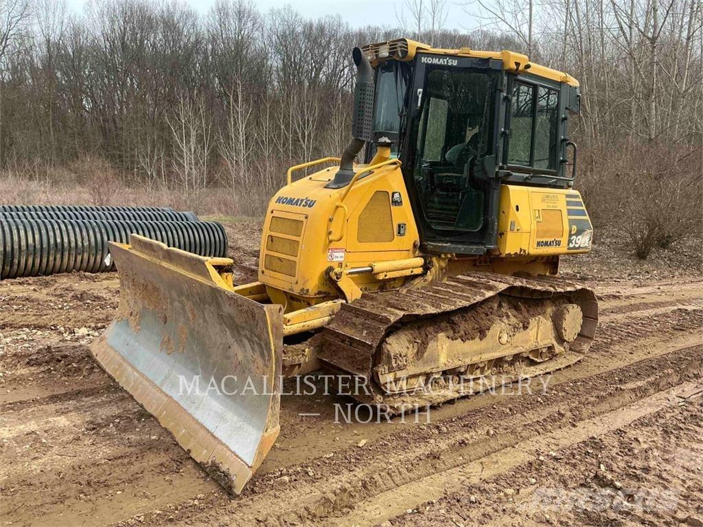 Komatsu D39EX-24 Buldožeri guseničari